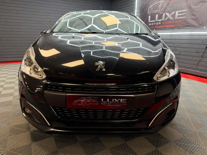 Peugeot 208 2017 photo 2