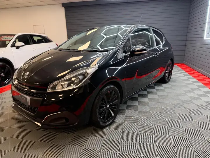 Peugeot 208 2017 photo 3
