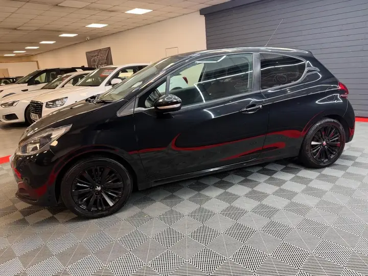 Peugeot 208 2017 photo 4