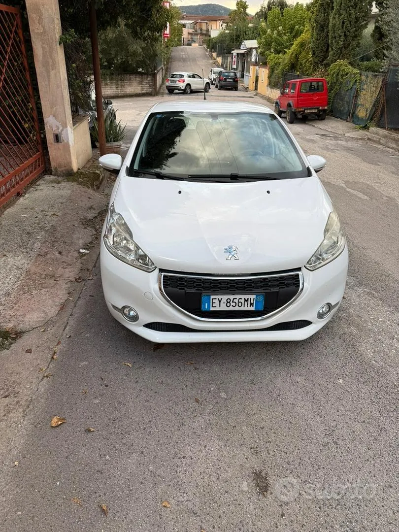 Peugeot 208 2015 photo 2