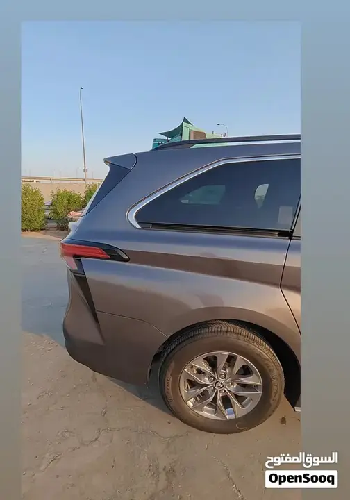 Toyota Sienna 2022 photo 2
