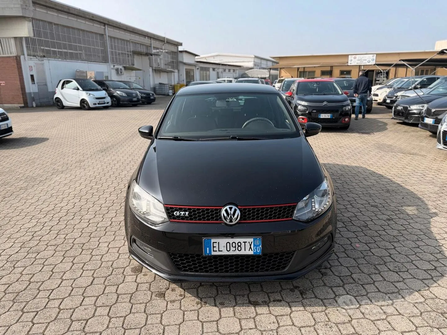 Volkswagen Polo 2012 photo 2