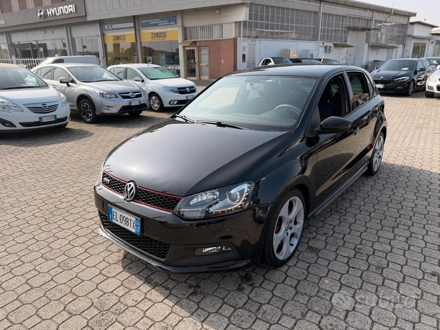Volkswagen Polo 2012 photo 4