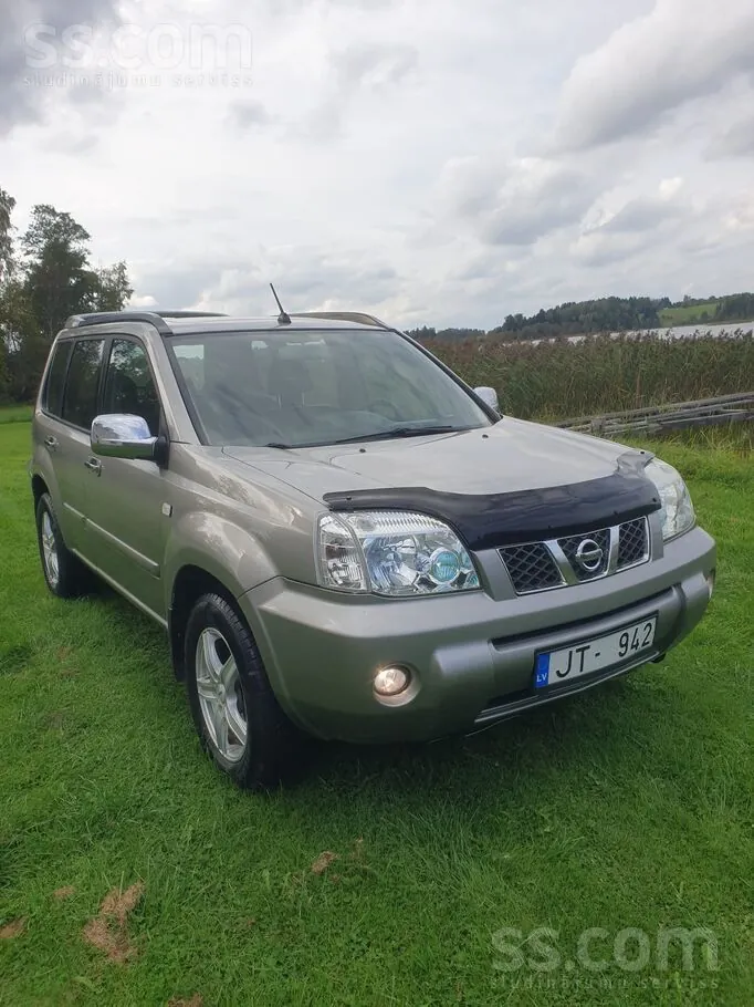 Nissan X-Trail 2004 photo 2