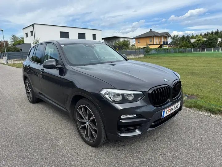 BMW X3 2018 photo 2