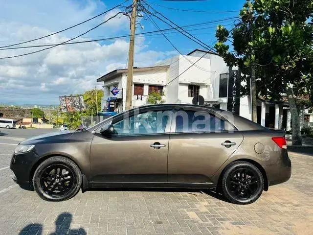 Kia Cerato 2011 photo 4