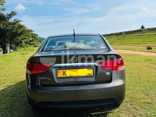 Kia Cerato 2011 photo 2