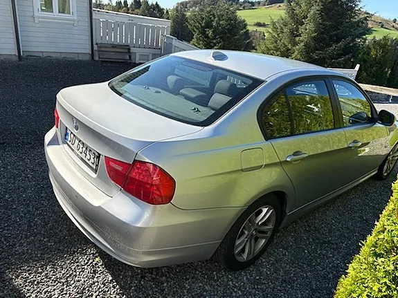 BMW 318D 2008 photo 4