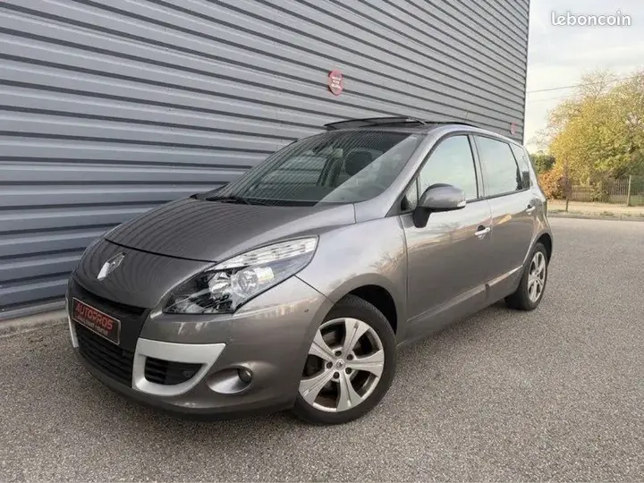 Renault Scenic 2010 photo 4