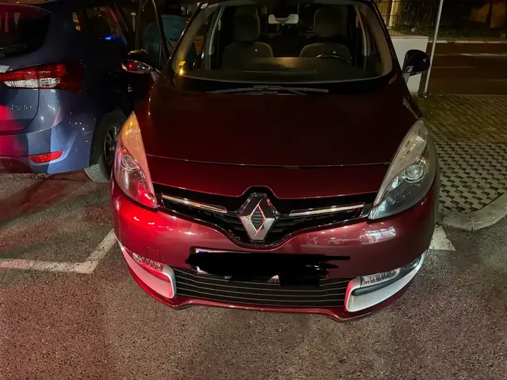 Renault Scénic 2015 photo 2