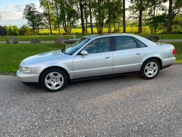 Audi A8 2000 photo 2