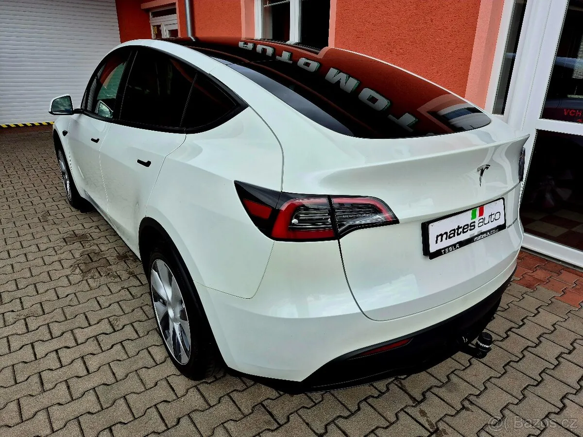 Tesla Model Y photo 3