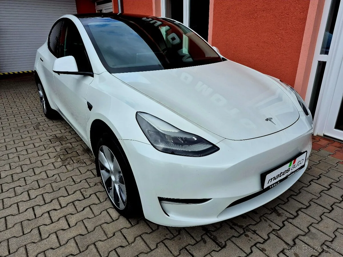 Tesla Model Y photo 4