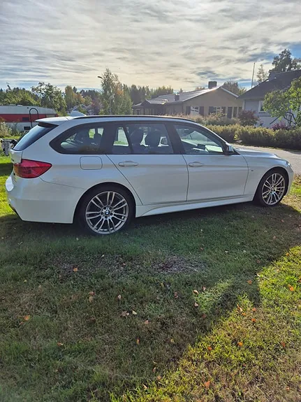 BMW 320I 2019 photo 3