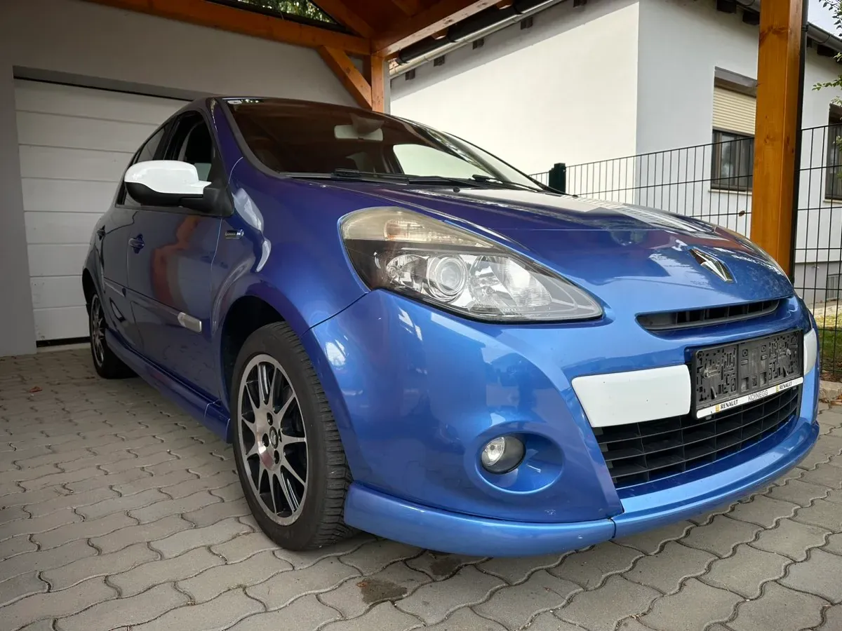 Renault Clio 2011 photo 2