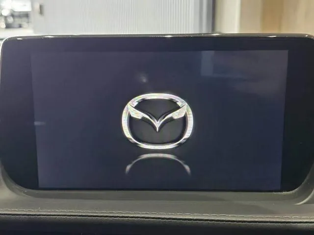 Mazda Atenza Sedan 2019 photo 4