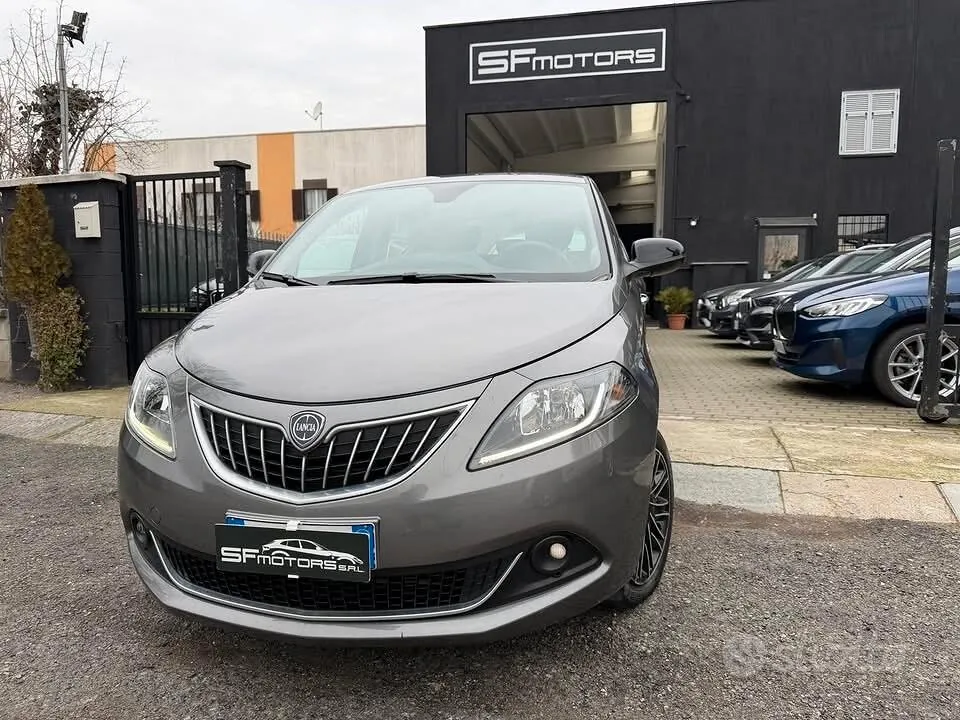 Lancia Ypsilon