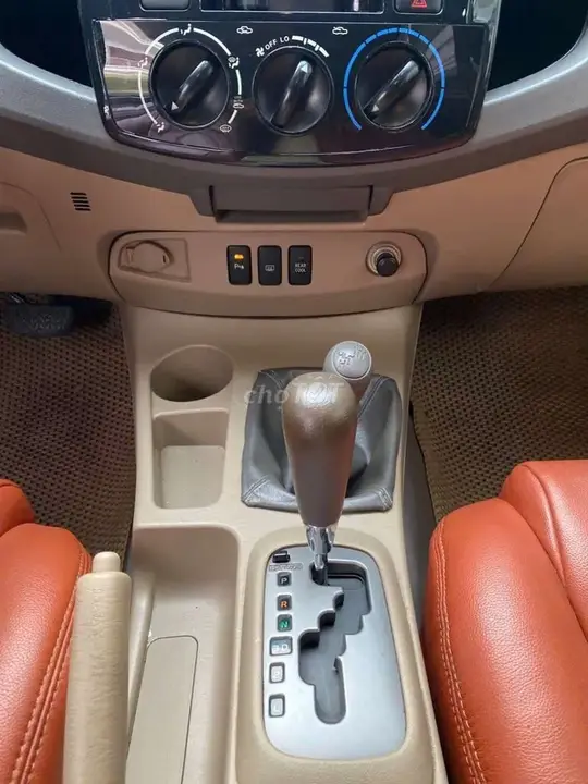 Toyota Fortuner 2010 photo 3