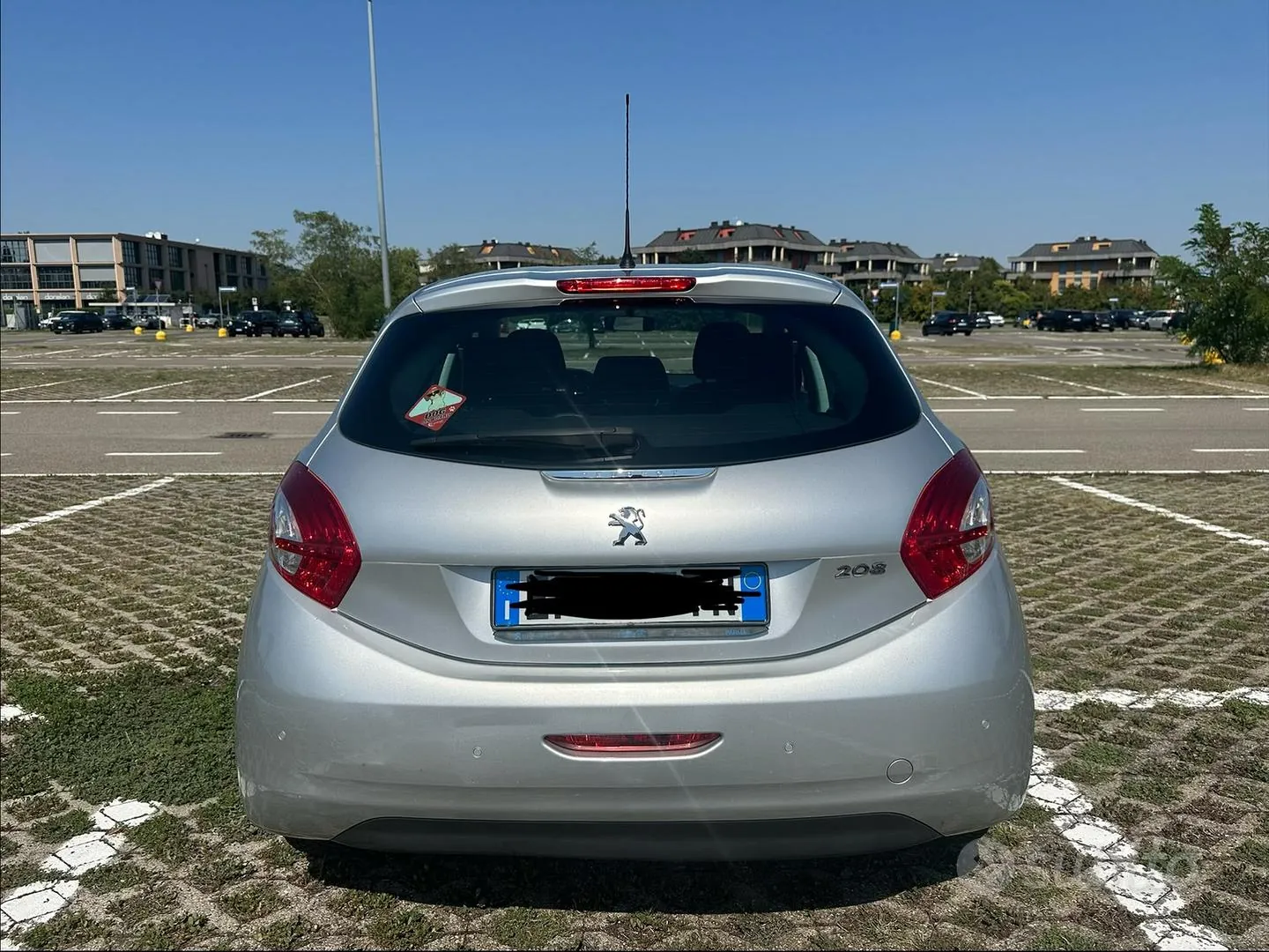 Peugeot 208 2013 photo 4