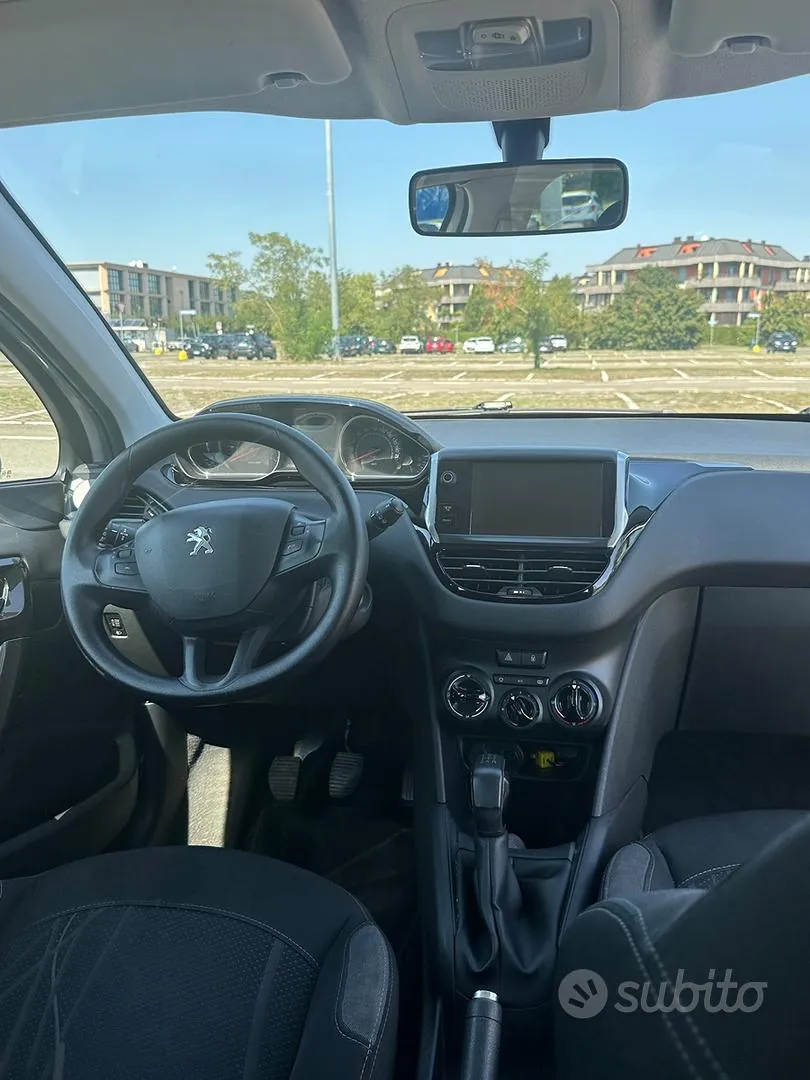 Peugeot 208 2013 photo 5