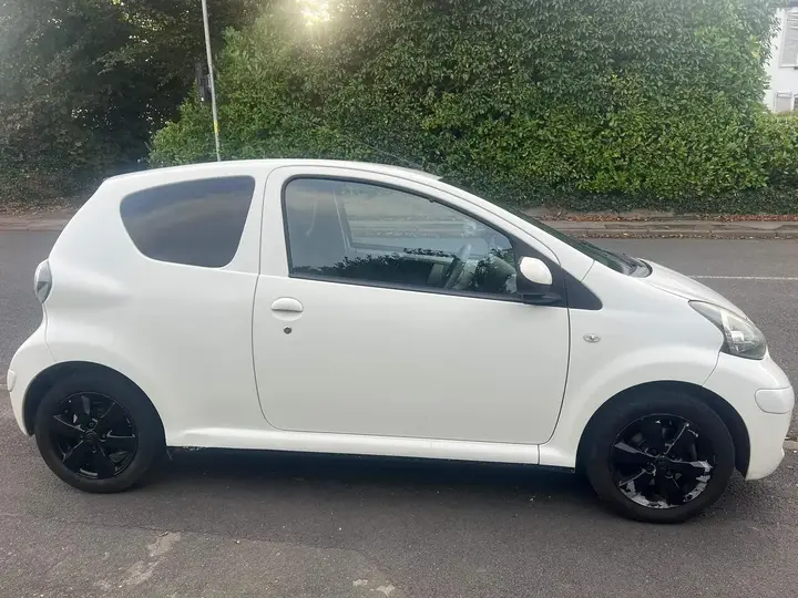 Toyota Aygo 2011 photo 4