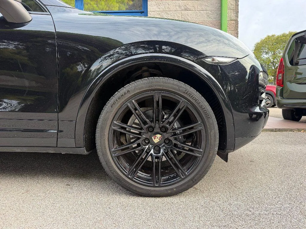 Porsche Cayenne 2012 photo 4