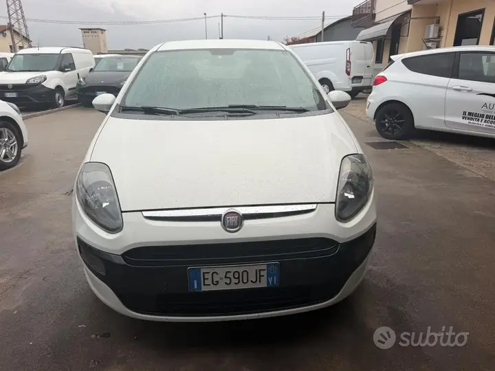Fiat Punto Evo 2011 photo 3