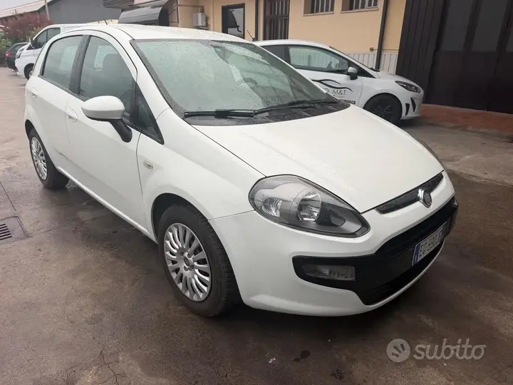 Fiat Punto Evo 2011 photo 2