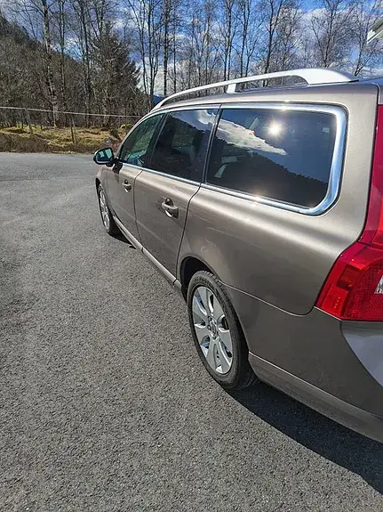 Volvo V70 2009 photo 3