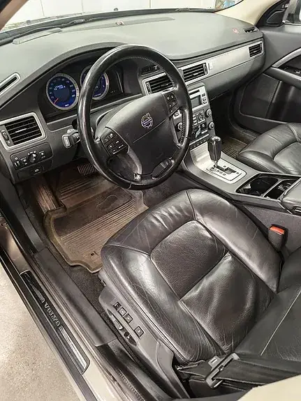 Volvo V70 2009 photo 2