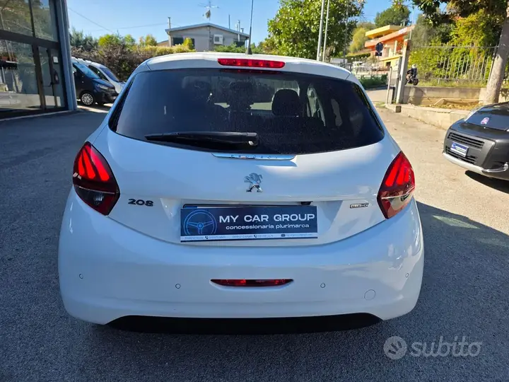 Peugeot 208 2016 photo 5