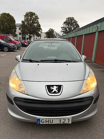 Peugeot 207 2008 photo 3