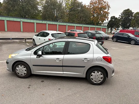 Peugeot 207 2008 photo 2