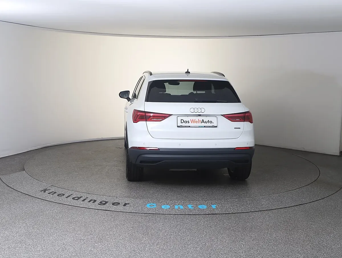 Audi Q3 2024 photo 3