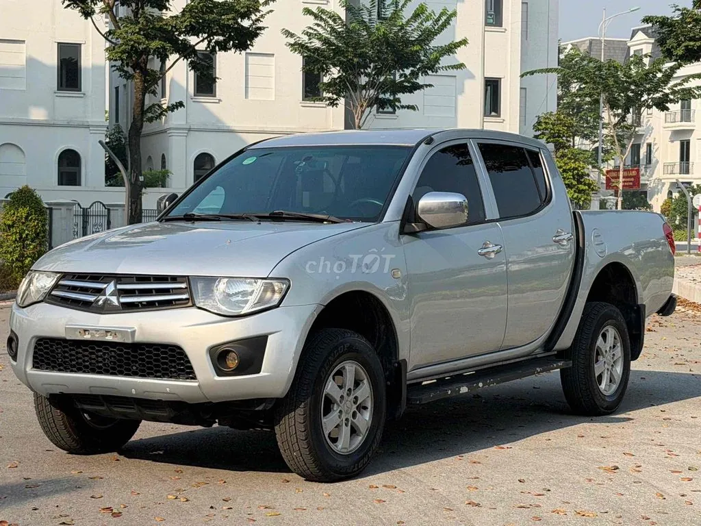 Mitsubishi Triton 2013 photo 3