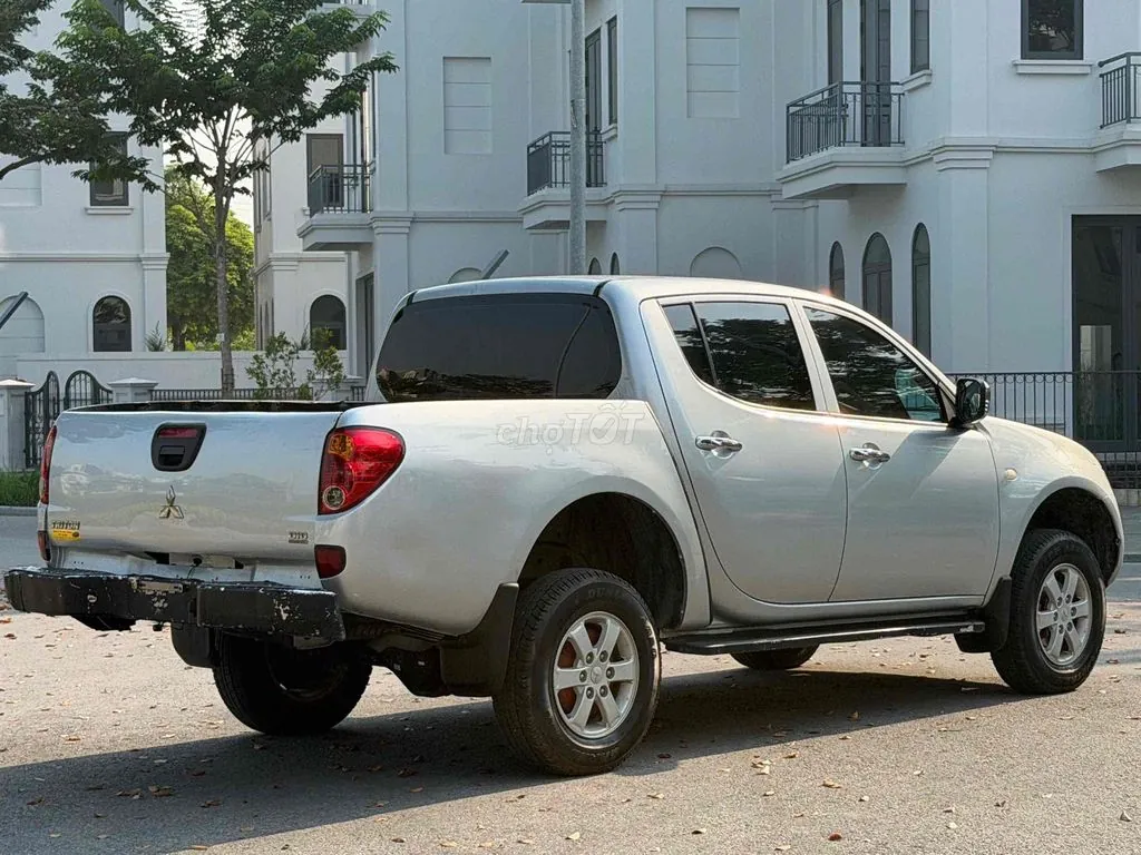 Mitsubishi Triton 2013 photo 4