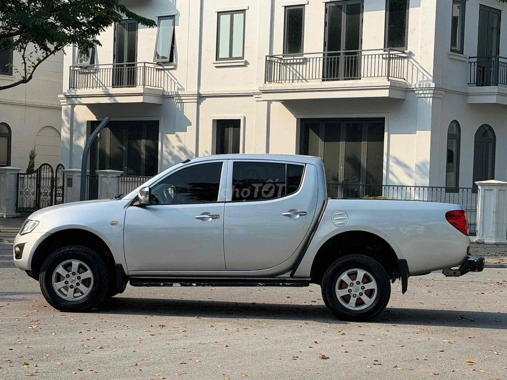 Mitsubishi Triton 2013 photo 2