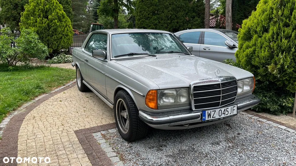 Mercedes-Benz W123