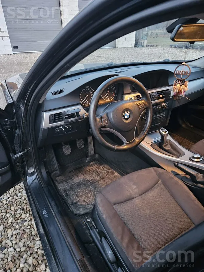 BMW 320 2008 photo 2