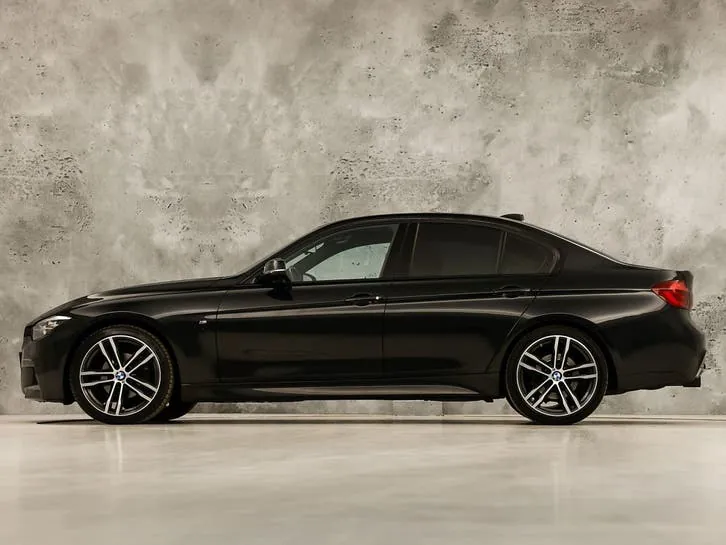 BMW 3-Serie 2018 photo 2