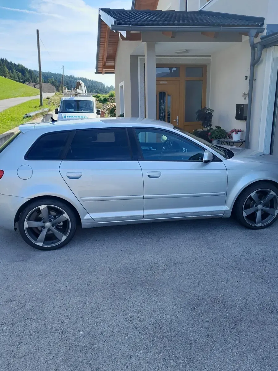 Audi A3 2011 photo 3