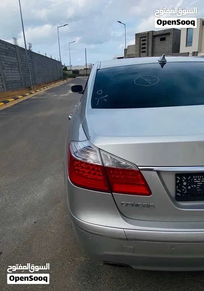 Genesis G80 2010 photo 4