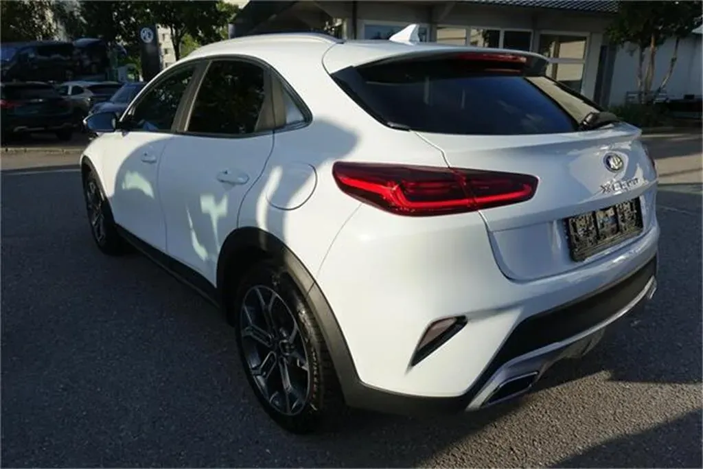 Kia Xceed 2021 photo 2