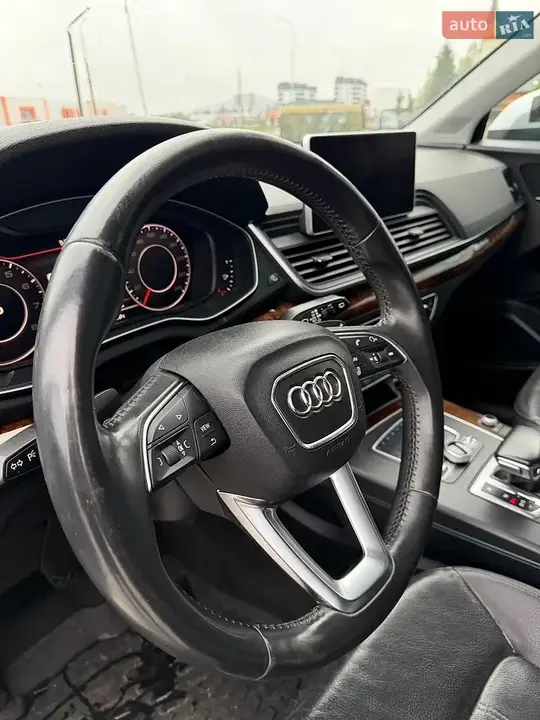 Audi Q5 2018 photo 2
