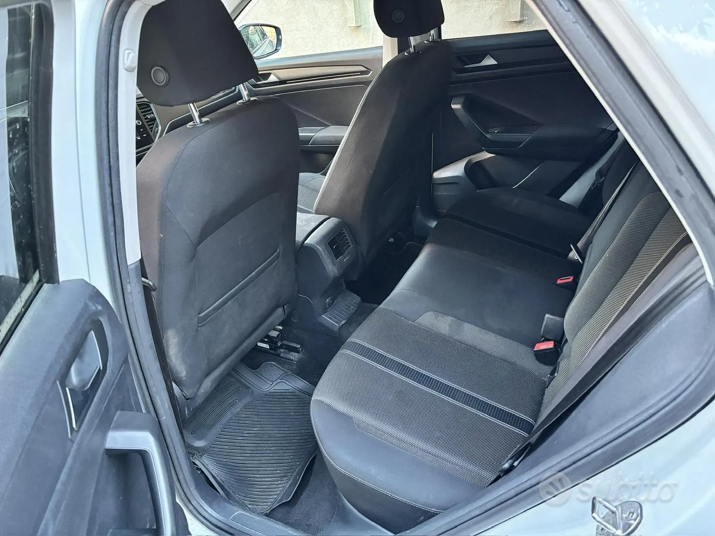 Volkswagen T-Roc 2018 photo 5