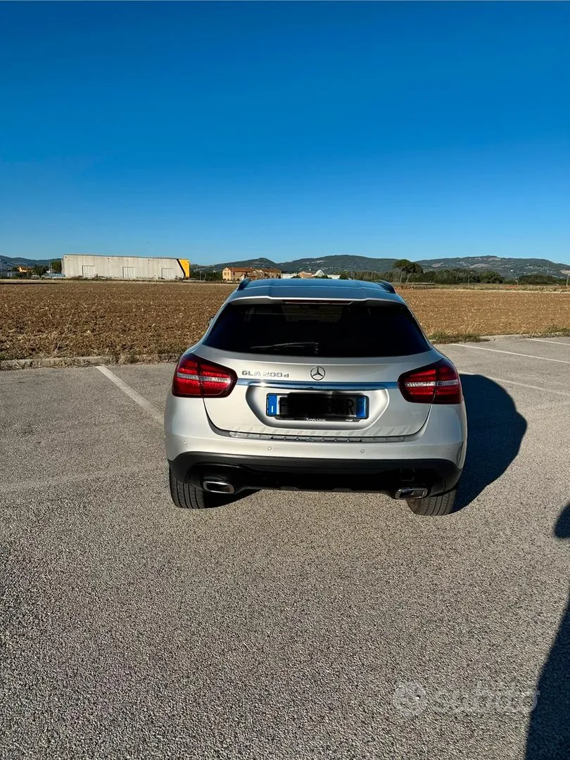 Mercedes-Benz Gla 200 D 2018 photo 2