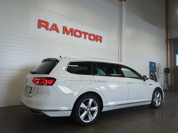 Volkswagen Passat 2021 photo 5