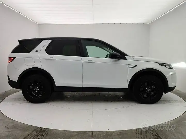 Land Rover Discovery Sport 2020 photo 3