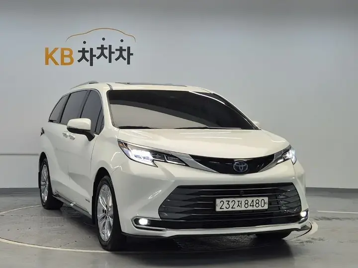Toyota Camry 2021 photo 4