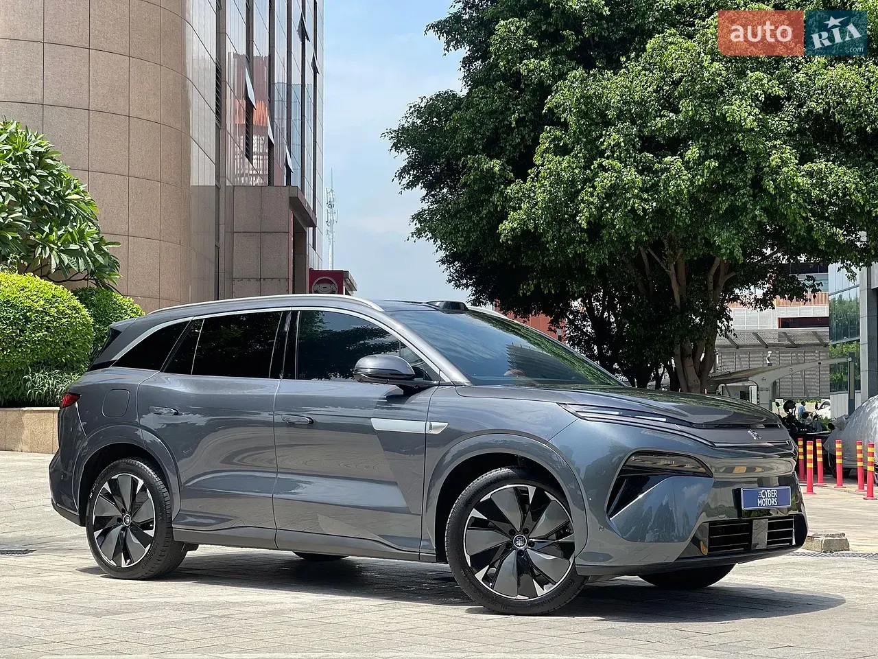 BYD Tang L